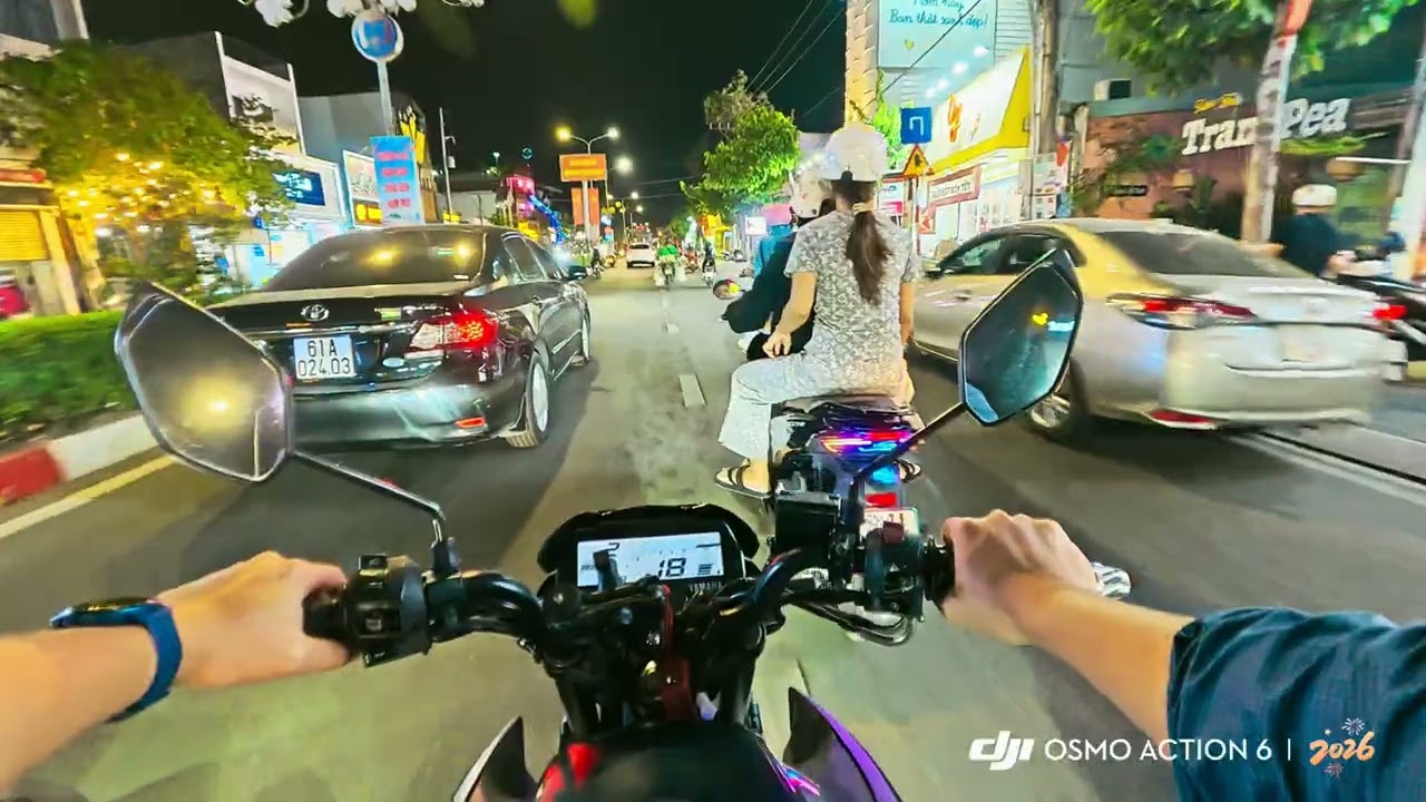 Dạo Dĩ An tối mùng 8 Tết 2026 - HCM