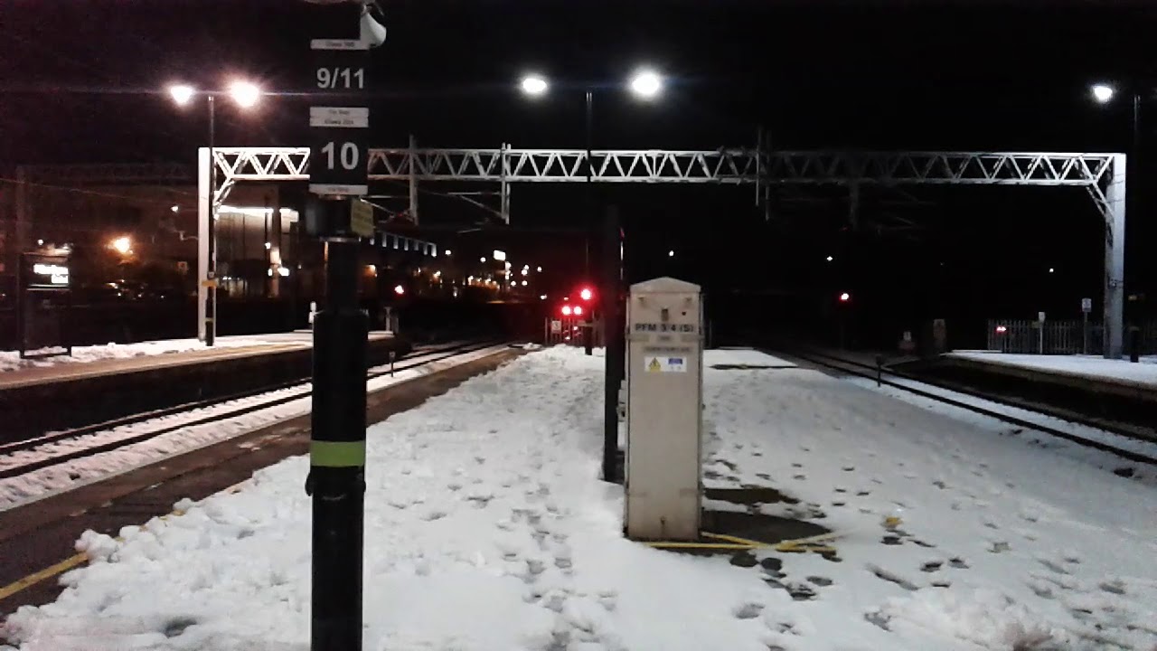 Поезда в: Центральный вокзал Милтон-Кинс, WCML, 11/12/17
