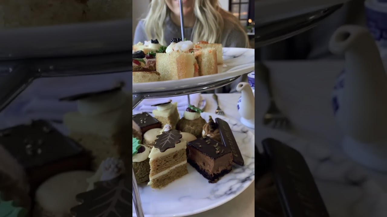 🎄 🍵 Come with me for high tea at the Fairmont Lake Louise&hellip;🎄🍵 #travel #travelvlog
