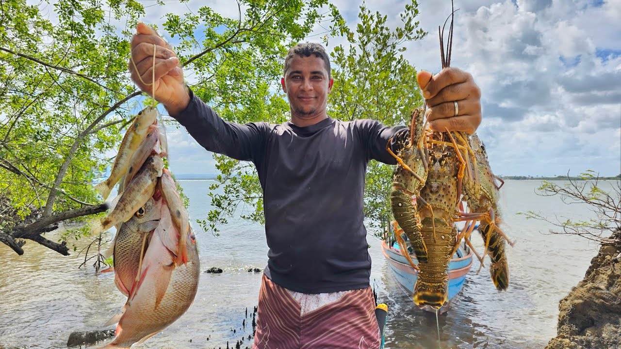 PESCANDO PEIXE E PREPARANDO LAGOSTA EM  UMA PRAIA PARADISÍACA
