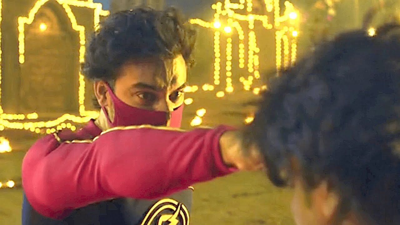 Minnal Murali (2021) Film Explained in Hindi/Urdu | Minnal Murli SuperHero Summarized