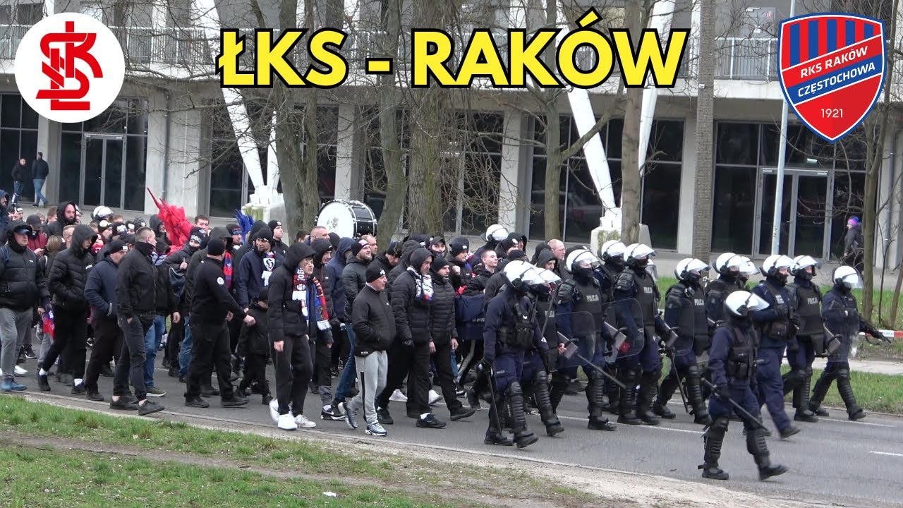 ŁKS ŁÓDŹ - RAKÓW: Przemarsz kibiców Rakowa, przejazdy alarmowe i akcja Policji