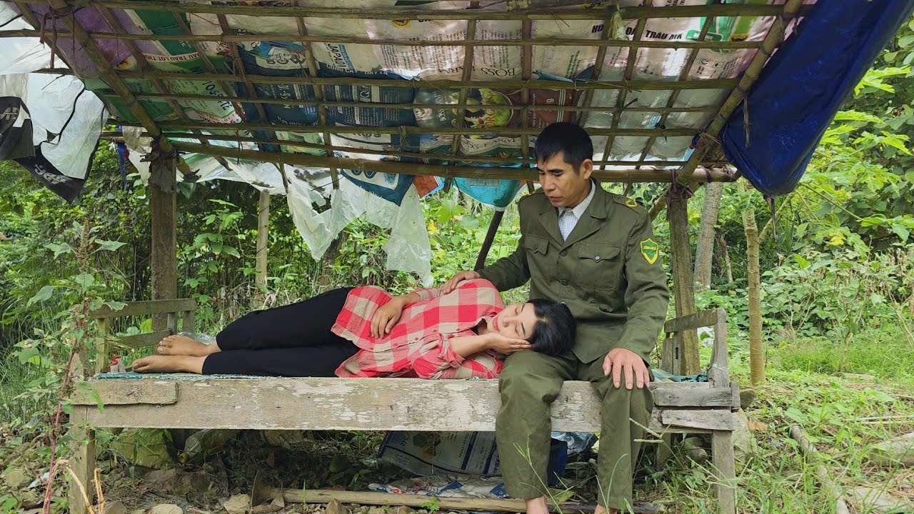 The police officer and the single mother start a new life together, and love begins