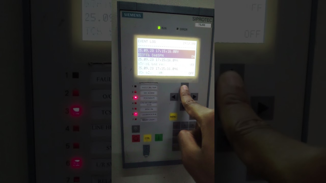 How to view Event log in Siemens 7SJ66 relay?