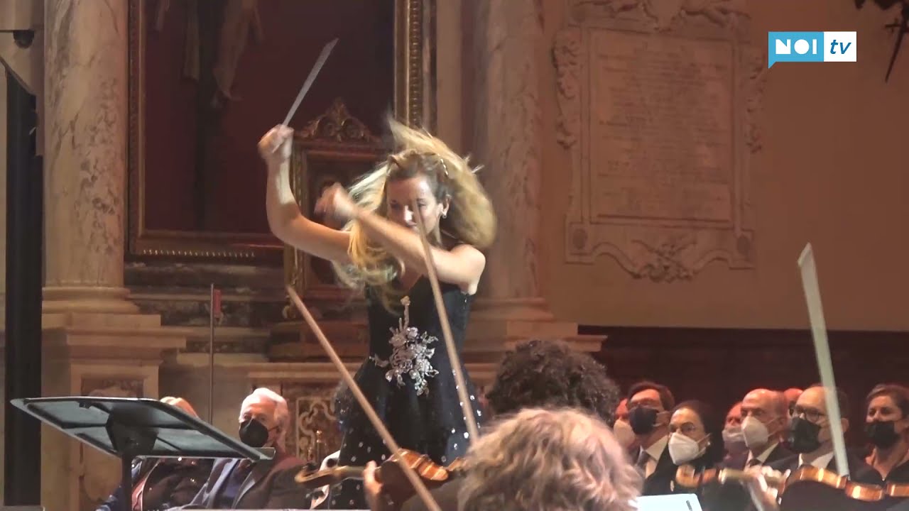 Torna la musica in San Francesco, applausi per Beatrice Venezi e l'Orchestra della Toscana