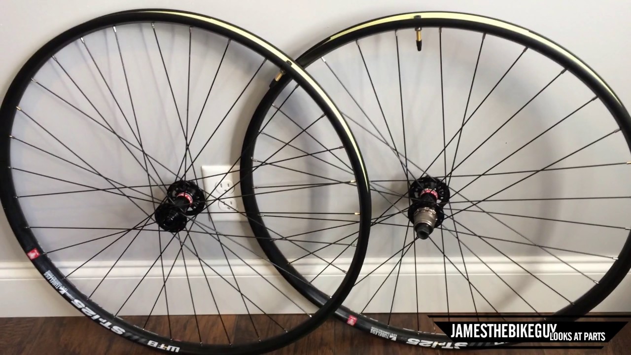 Santa Cruz Hightower C Stock Wheelset Wtb STP i25 and Novatec Hubs