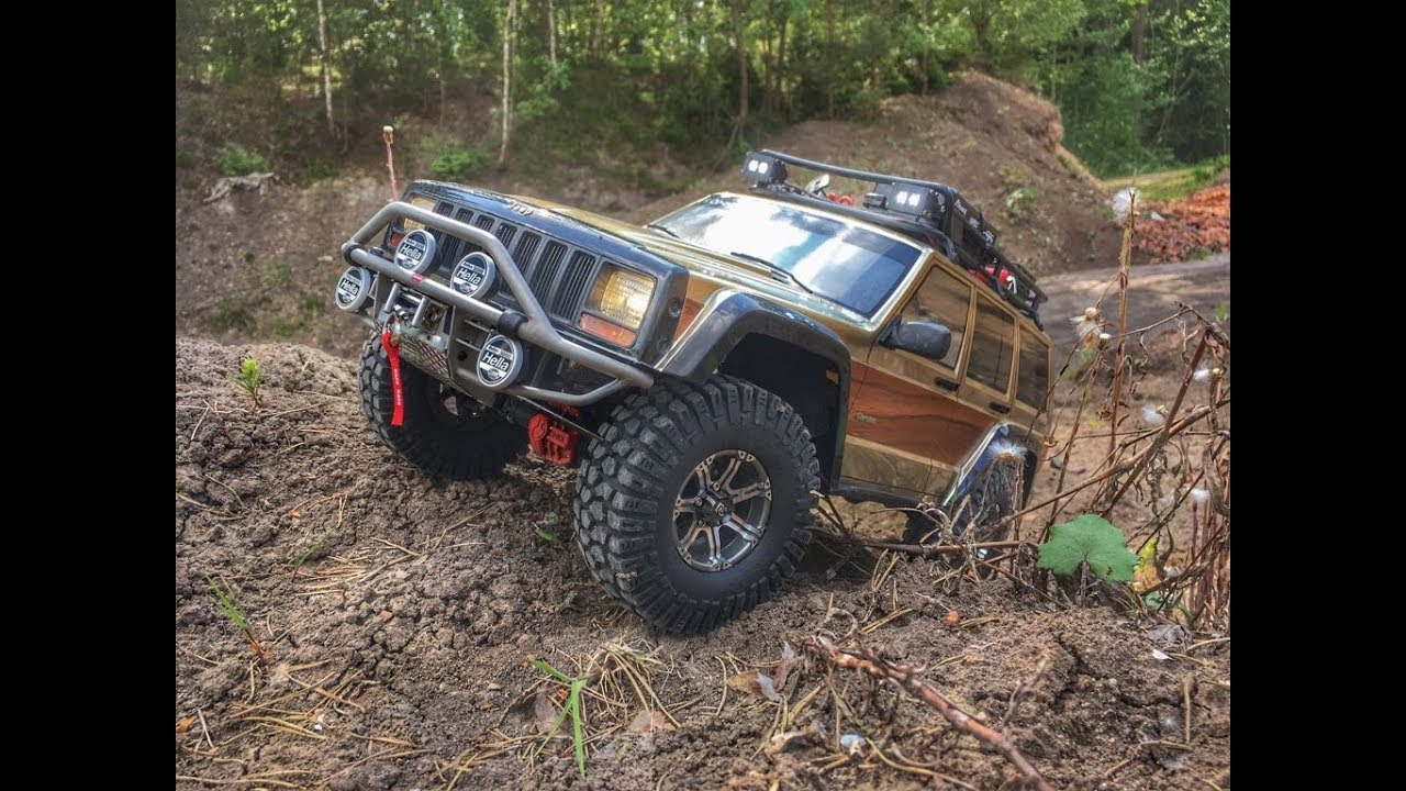 Axial SCX10 II Jeep Cherokee Woody RC Scale / Crawl
