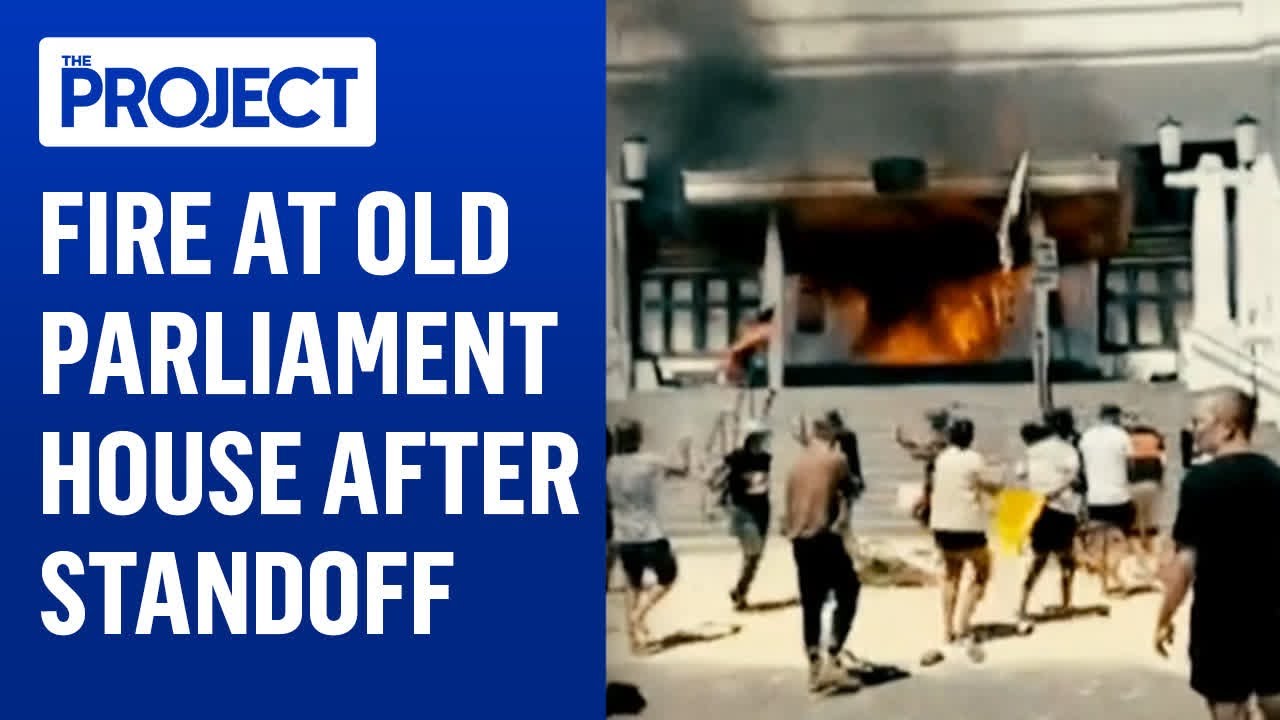 A Fire Broke At Canberra's Old Parliament House During A Police & Protesters Standoff