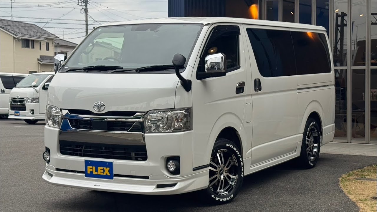 【厳選仕入れ中古車】ディーゼル4WD／アルパイン製ツインナビ／前後スライド式2列目シート／ベッドキットもついてます！まだまだこれから使用可能