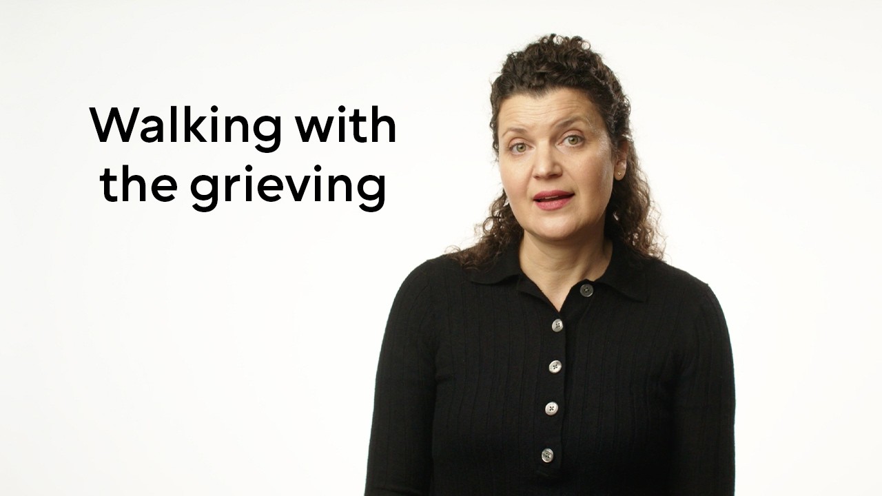 Как мне поддерживать человека, переживающего горе и не разделяющего мою христианскую веру?