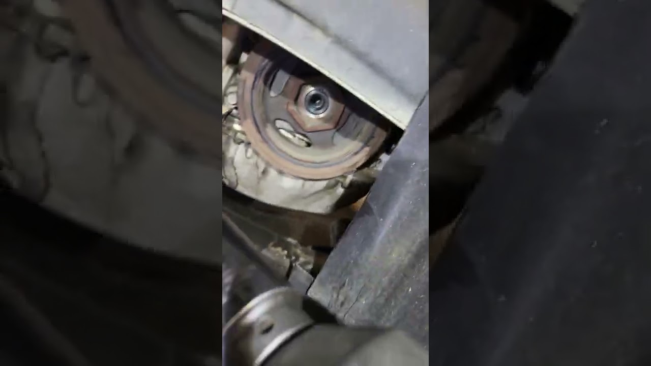 1/2 Milwaukee Electric Impact+Weighted Socket VS. Crank Pulley Bolt #honda #milwaukee #impact