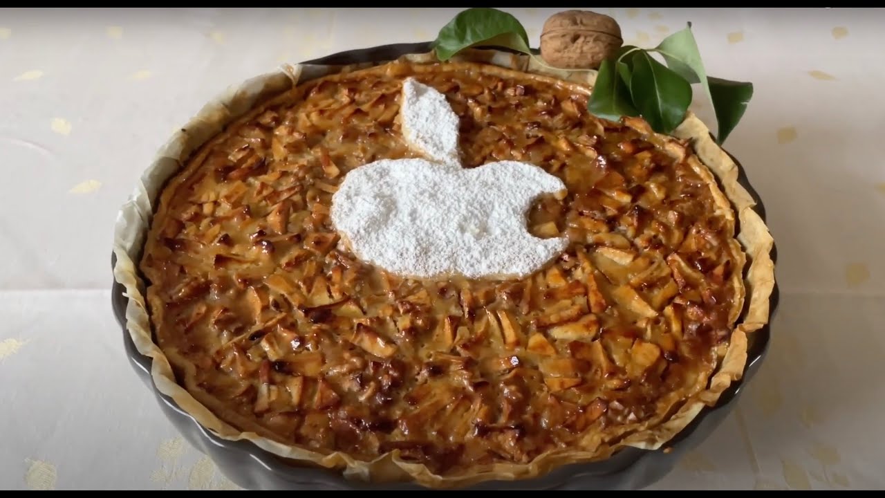 Tarte aux pommes et aux noix.