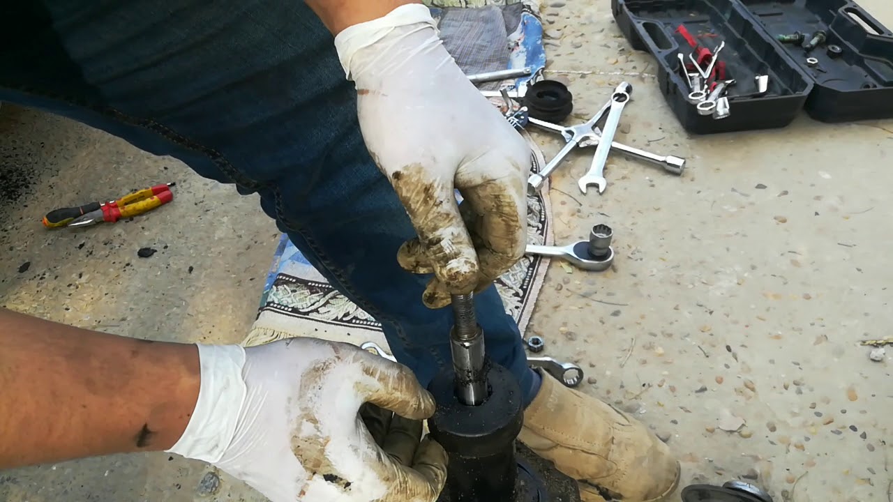 تغيير المساعدين الأمامى نيسان صنى N17 بالتفصيل how to change front shock absorber Nissan Versa