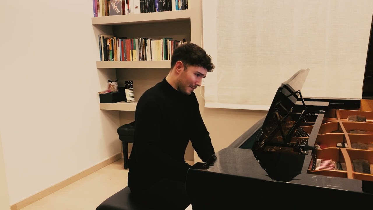 Alberto Barba plays Miguel Mercero - Fantasía