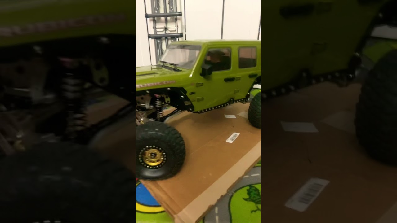 AXIAL SCX 6 WITH PORTALS FULLY CUSTOM VITAVON EVERYTHING GOLD WHEELS
