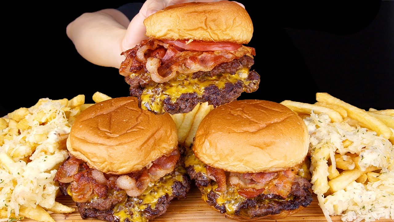 ASMR BACON CHEESEBURGERS TRUFFLE CHEESY FRIES MUKBANG 베이컨 치즈버거 먹방 チーズバーガー 咀嚼音 モッパン EATING SOUNDS