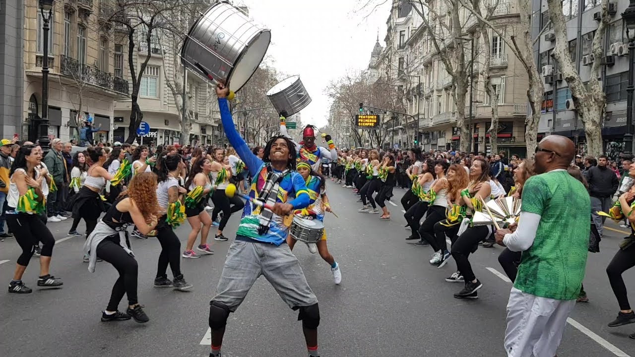Buenos Aires celebra Brasil 2019 desfile de Samba reggae