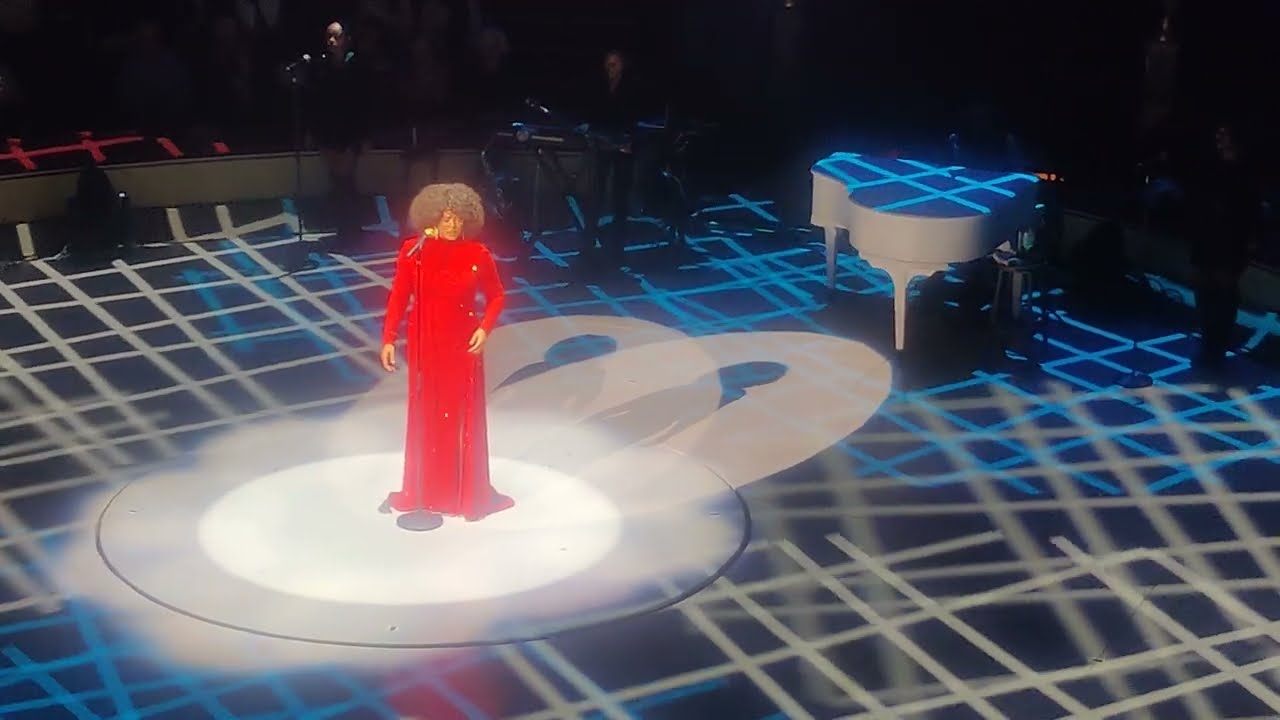 Belinda Davids - I Have Nothing, live at Circo Buglione, Paris