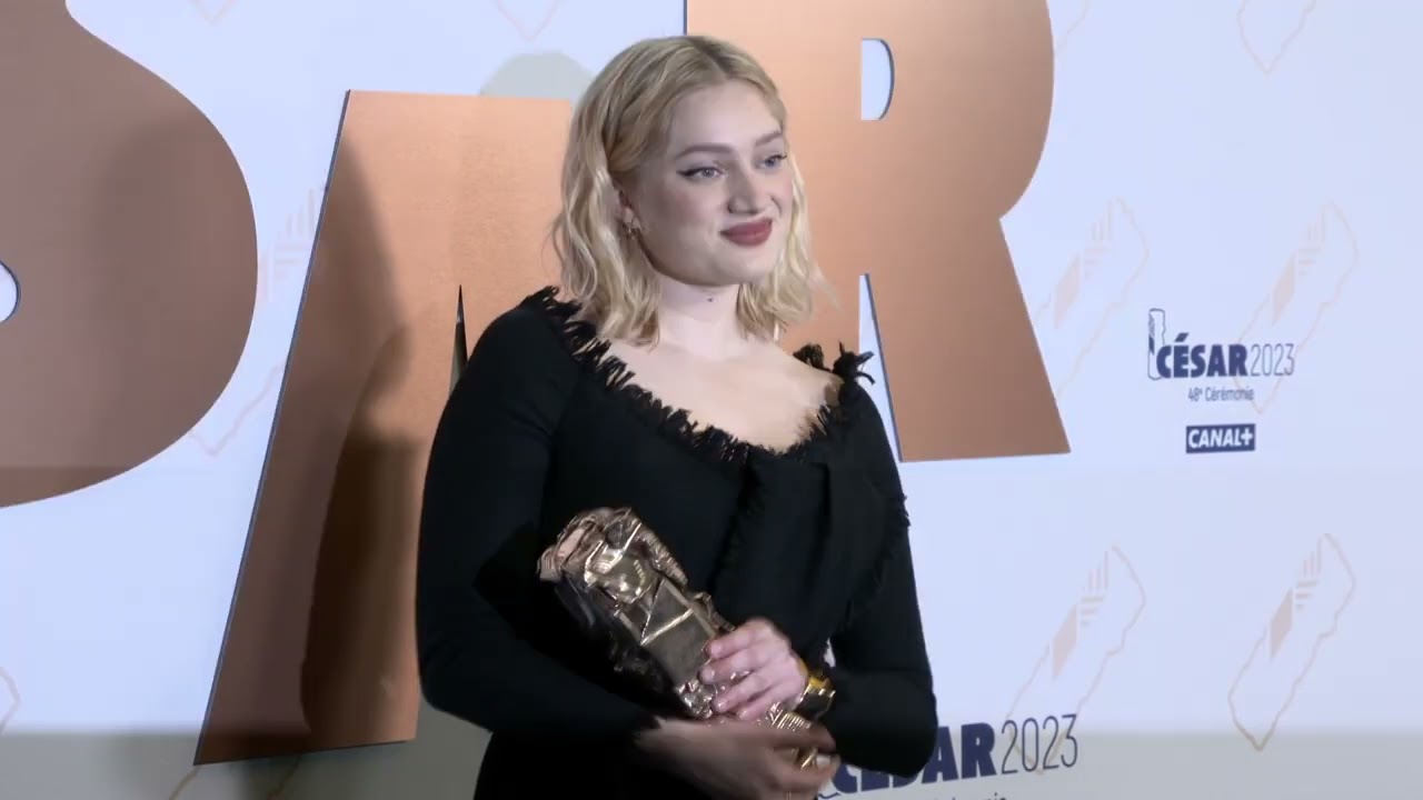 Cesar 2023 - Most Promising actress Nadia Tereszkiewicz Forever Young as Stella