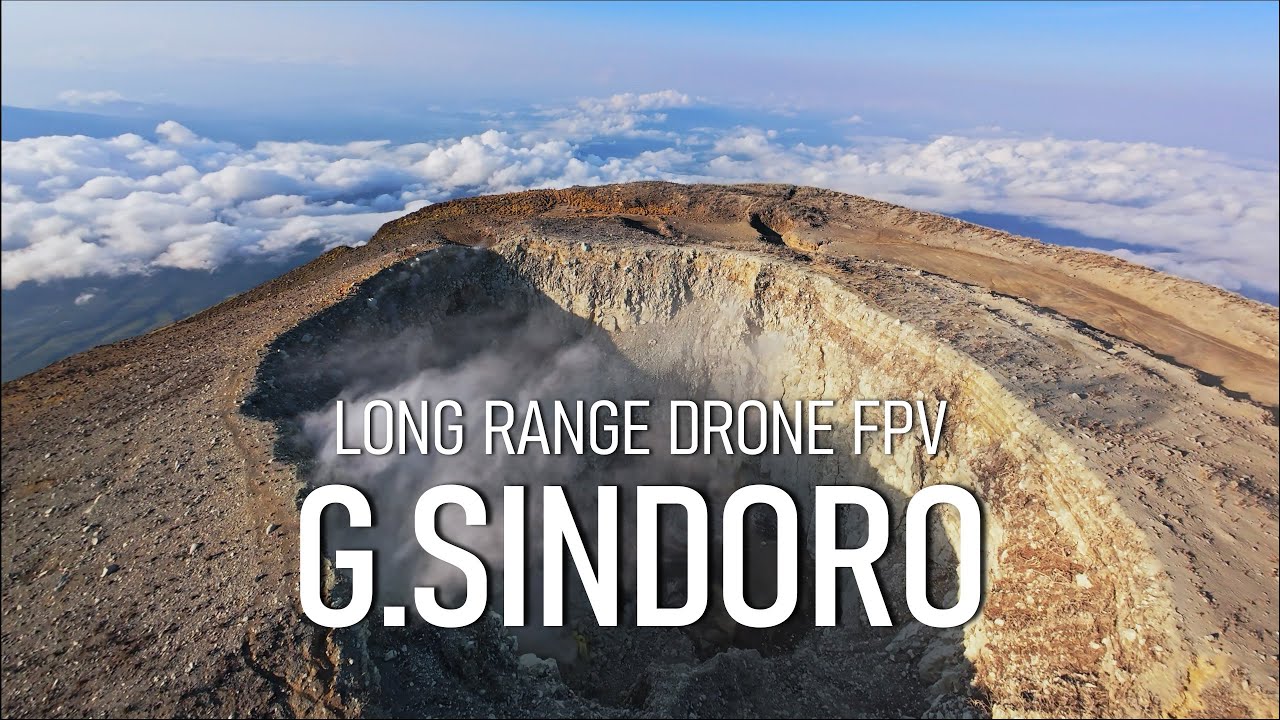MELIHAT KAWAH GUNUNG SINDORO YANG MASIH AKTIF VIA EMBUNG KLEDUNG