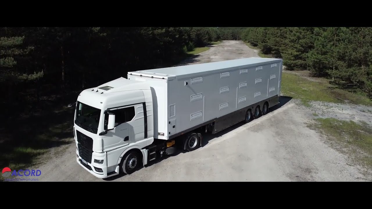 3 Deck Livestock semitrailer for pigs transportation in closed system