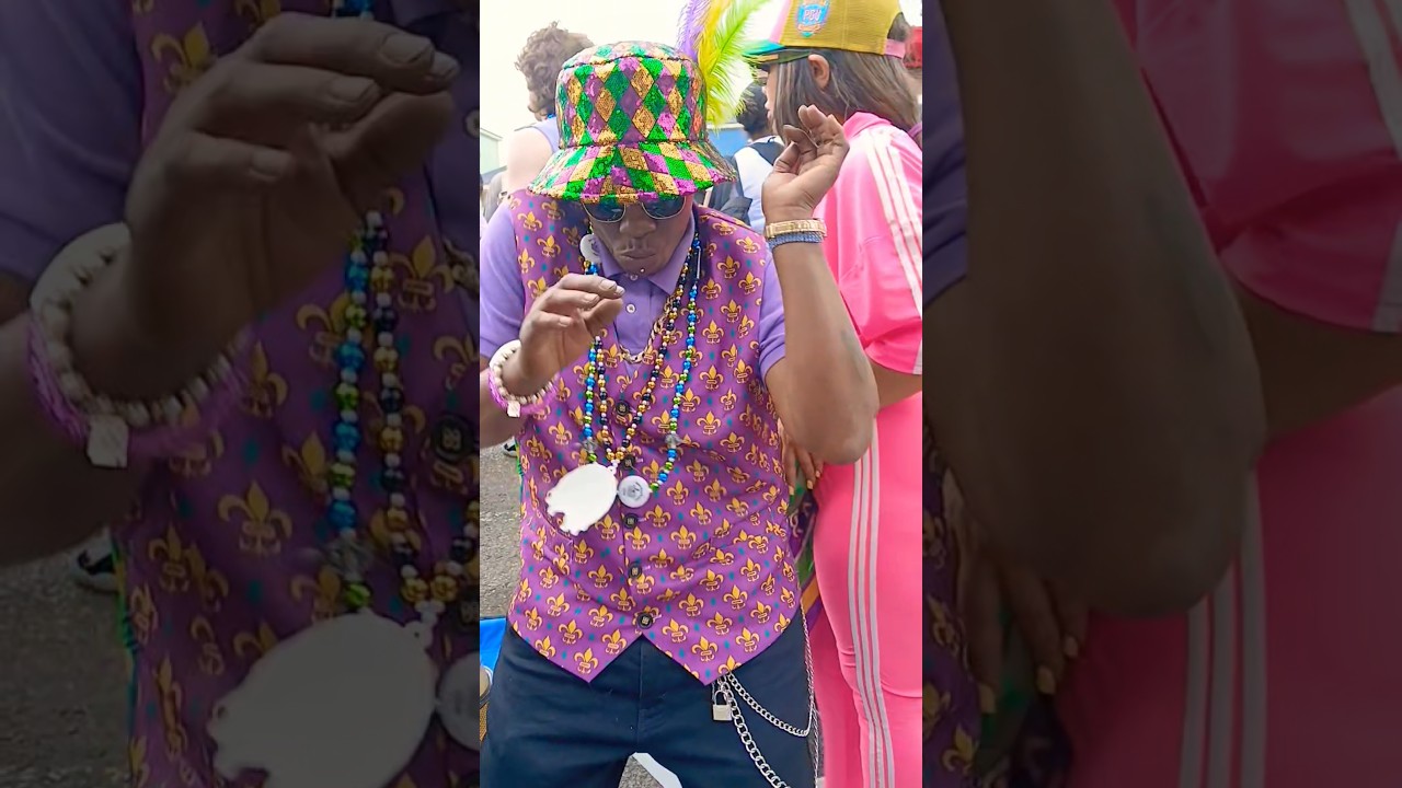 Monkey On The Stick 🕺🫡                               #dance #mardigras #carnival #goodvibes #comedy