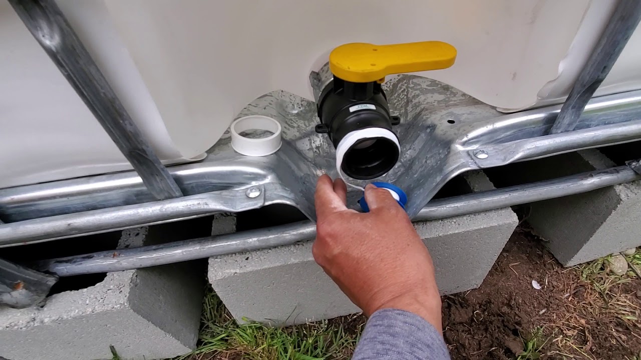 275 gal IBC tote Garden hose Connector (2 Option)