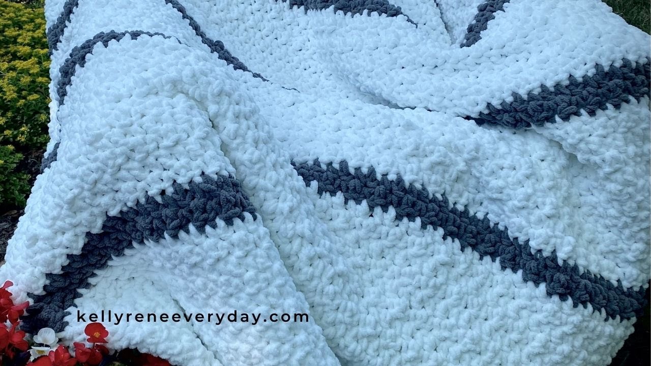 Crochet Chunky Blanket Pattern | Perfect for Beginners!