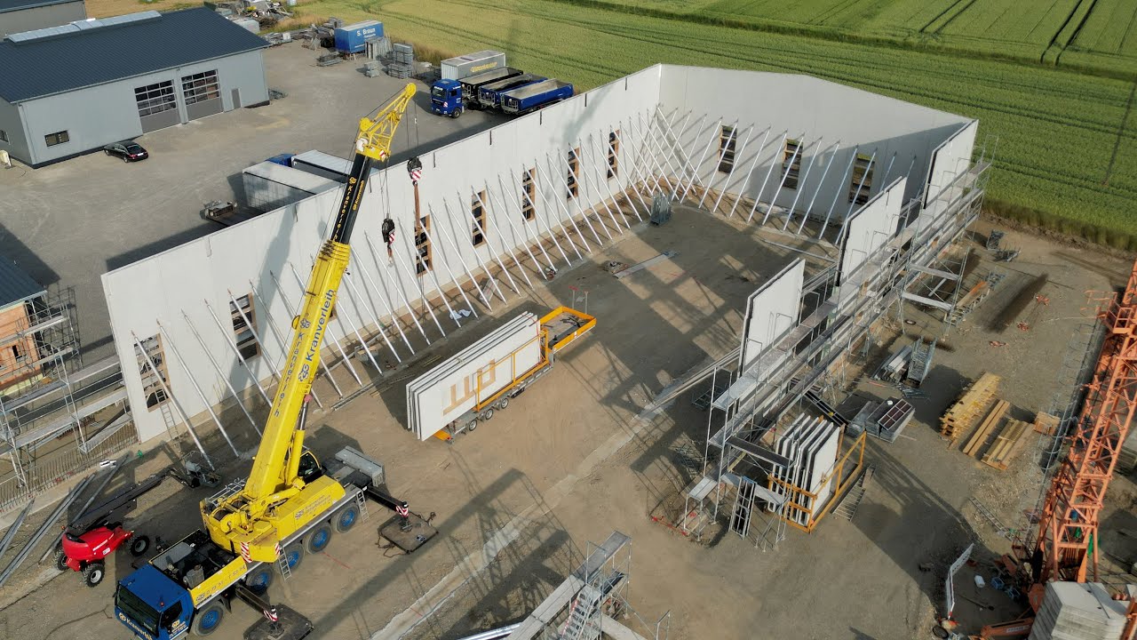 Neubau Gewerbehalle in Hohentengen: Aufstellen der Fertigteilw&auml;nde
