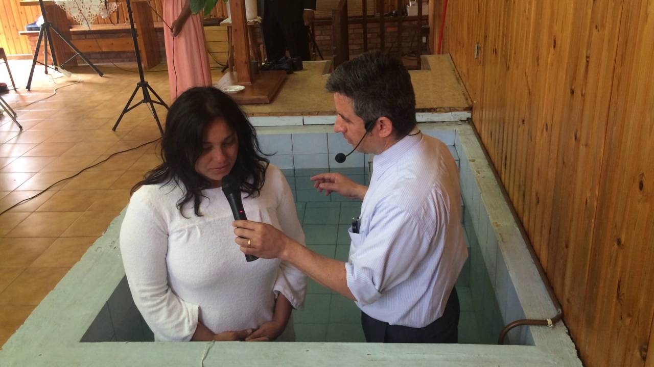 Bautismos En el Nombre de Jesus