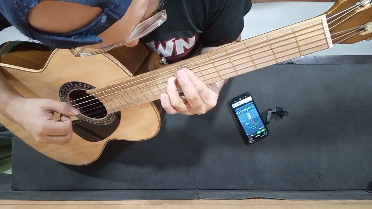 Guitarra acústica 'Arbey Guitars' pino y Cedro madera sólida 165054