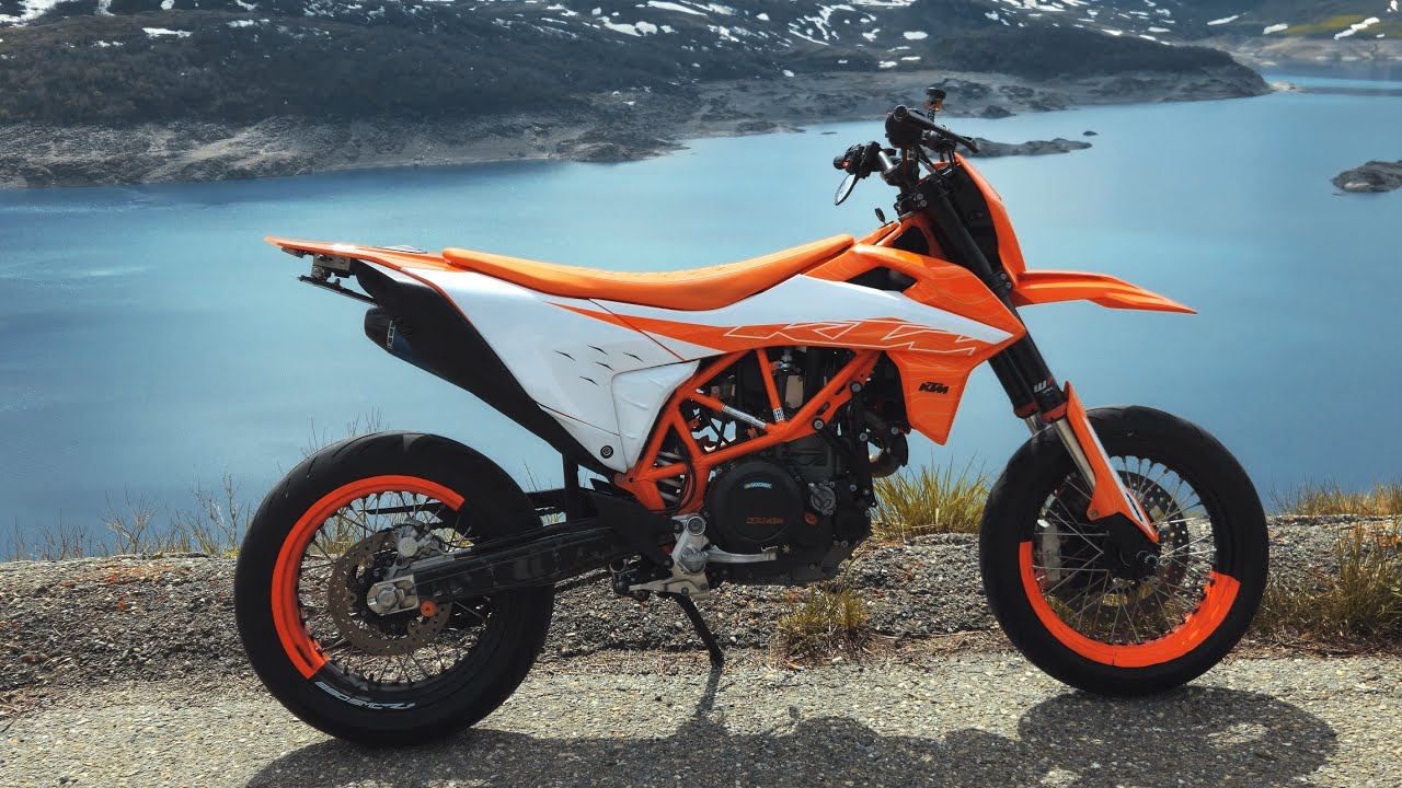 KTM 690 SMC - R test BRIDGESTONE S23