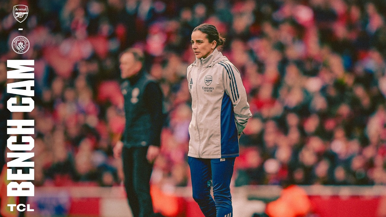 BENCH CAM | Renée Slegers celebrates our 1-0 win over Manchester City! | WSL