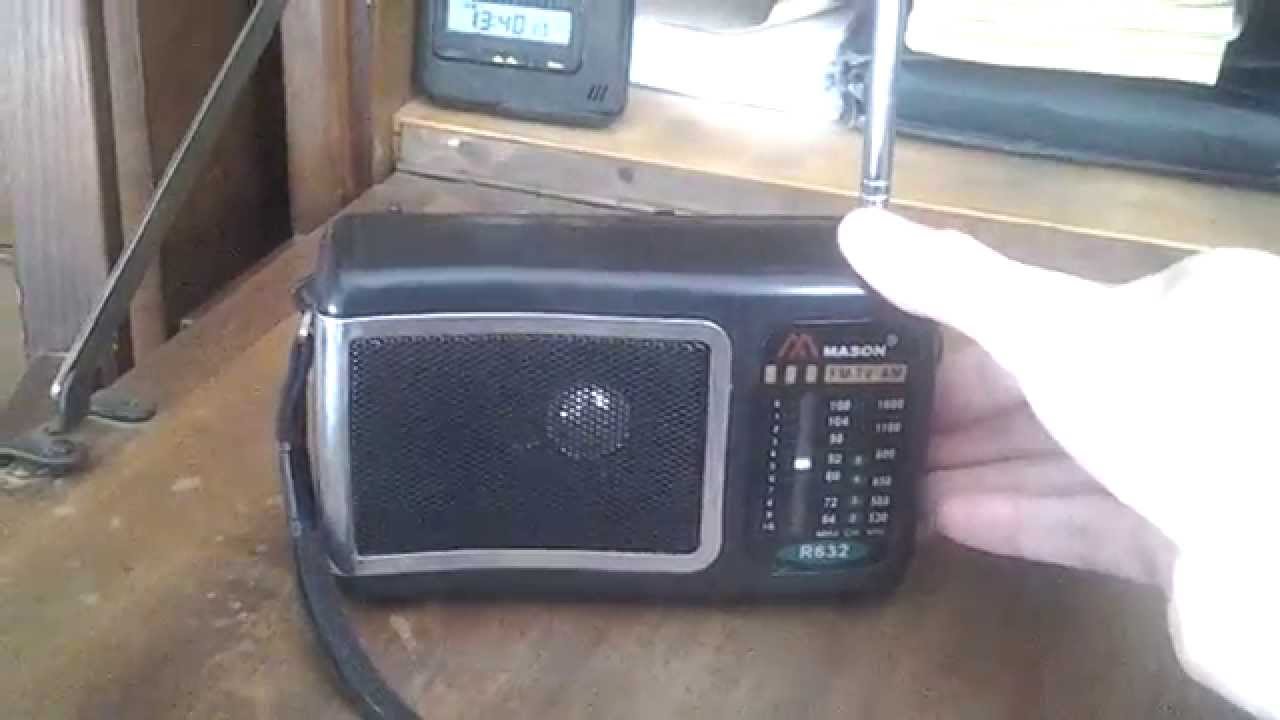Радиоприемник Mason R632. Работа от двух пальчиковых аккумуляторов