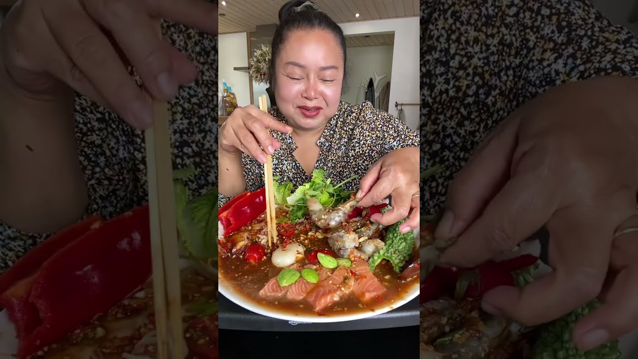 กุ้งสด แซลม่อนราดปลาร้านัว (พร้อมวิธีทำ)