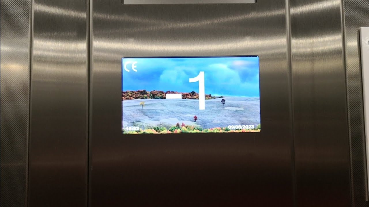 Winda Lift Projekt na chip (złom) i Stary Monitor, Wojewódzki Szpital Specjalistyczny w Puławach