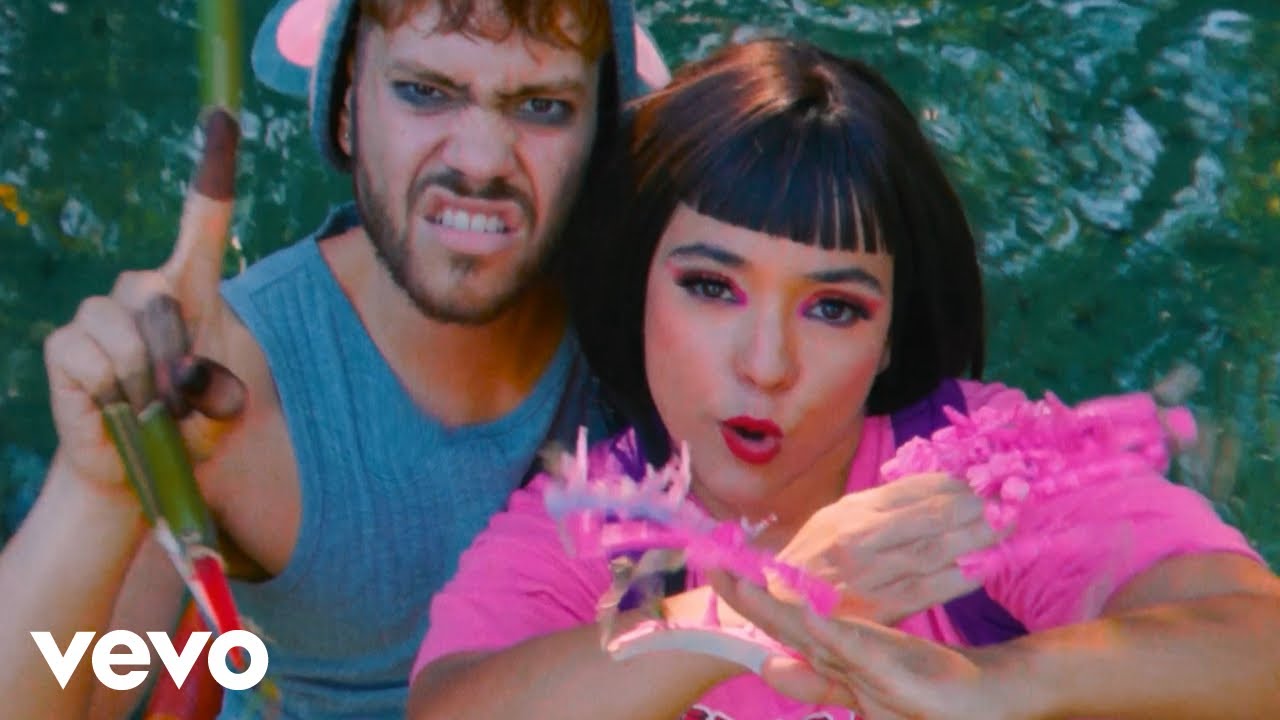 Cain Culto, Jarina De Marco - chismosa