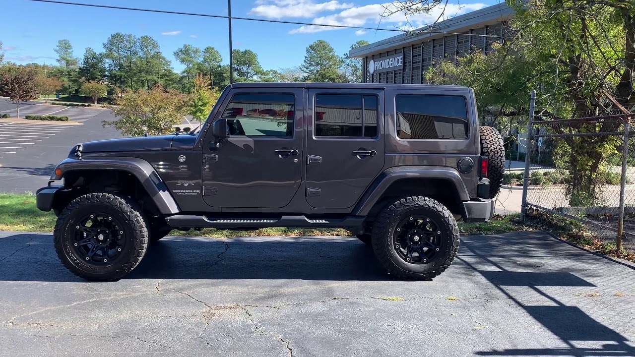 Jeep 2.5&rdquo; lift With 33&rdquo; tires