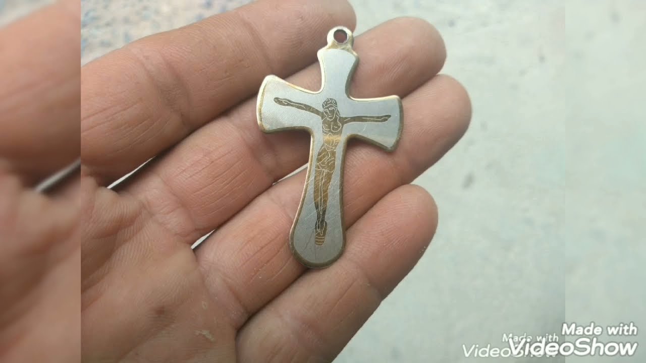 achei objetos perdidos em um rio com detector de metais
