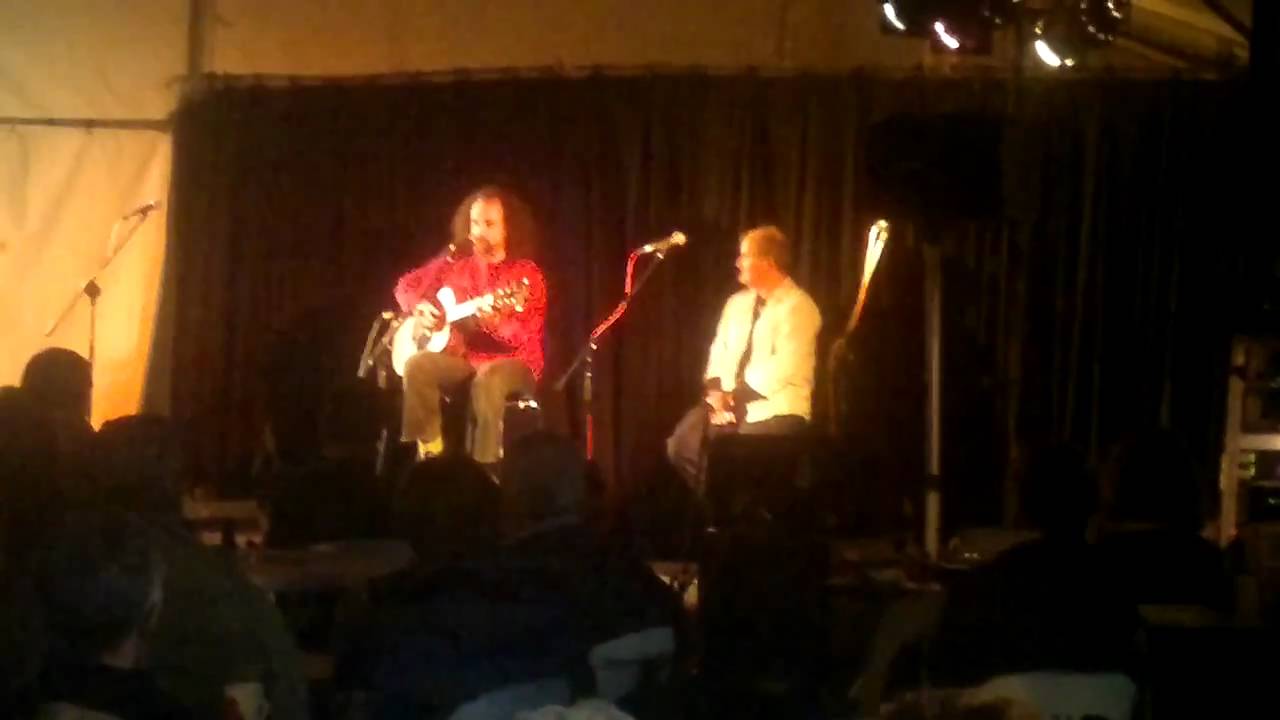 Martin Pearson @ NFF'11 singing a 