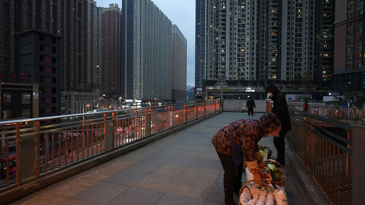 [4K]Walking in Guiyang Huaguoyuan W1 area, through buildings and overpasses