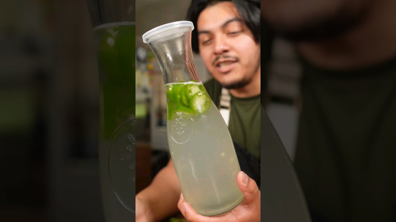 Jalape&ntilde;o limeade for a sweet and spicy summer drunk #jalapenolimeade  #limeade  #lime #jalape&ntilde;o