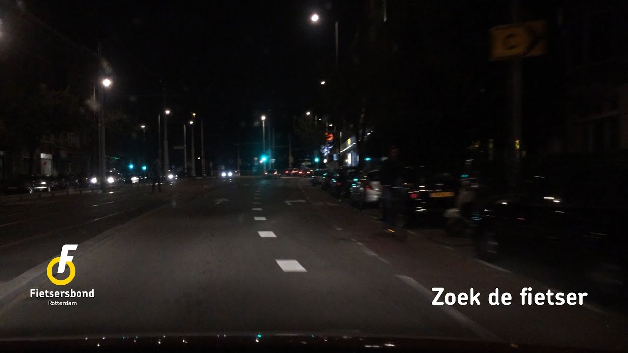 Fietsers in het donker, zonder verlichting maak je het de automobilist erg moeilijk!