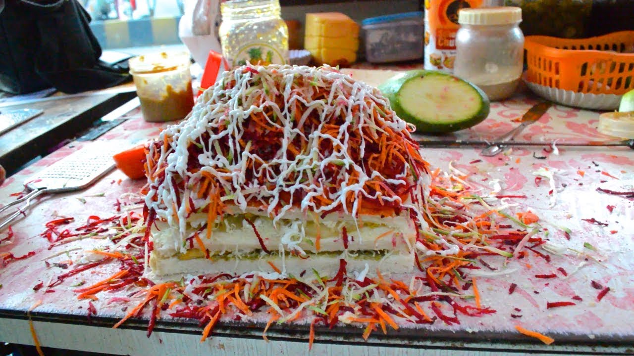 INDIA'S BIGGEST SANDWICH | BAAHUBALI Sandwich with loads of CHEESE | Indian Street Food