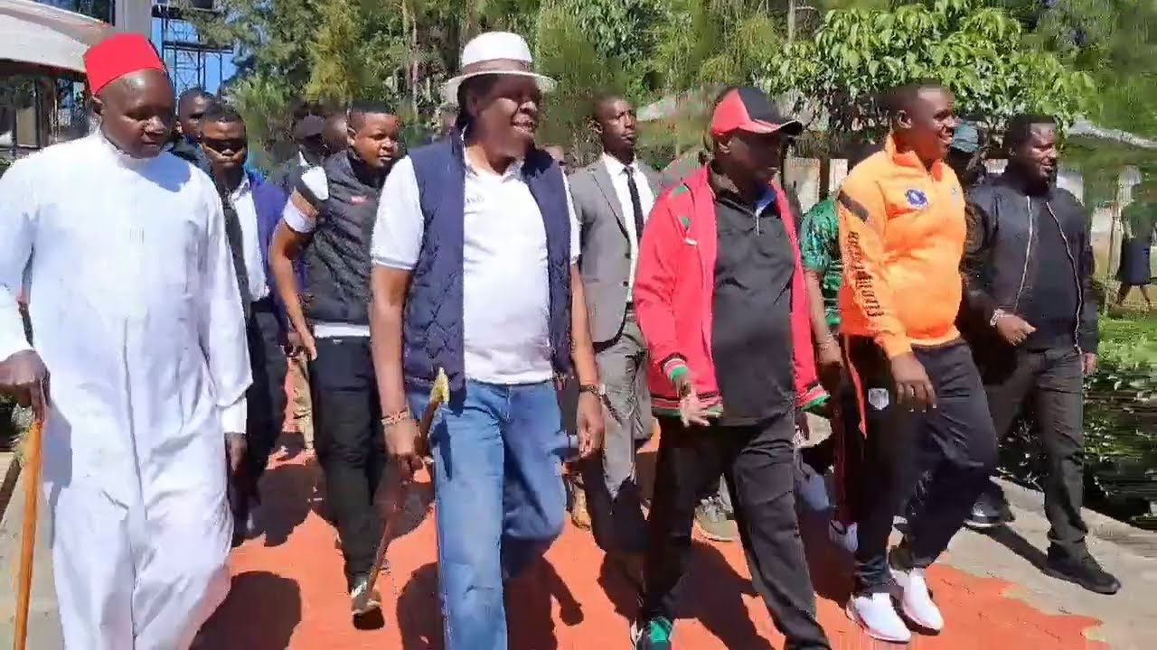 WATCH HOW EX CS EUGENE WAMALWA AND AND CLEO MALALA RECEIVED EX DP GACHAGUA IN KAKAMEGA!!