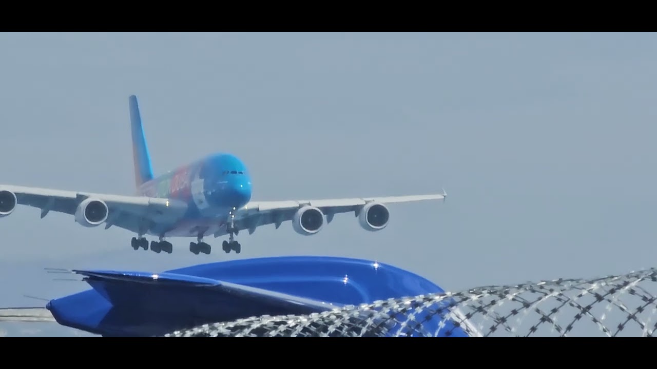 atterrissage A380 à Nice Côte d'Azur #a380f #airbus #emirates #ilovenice
