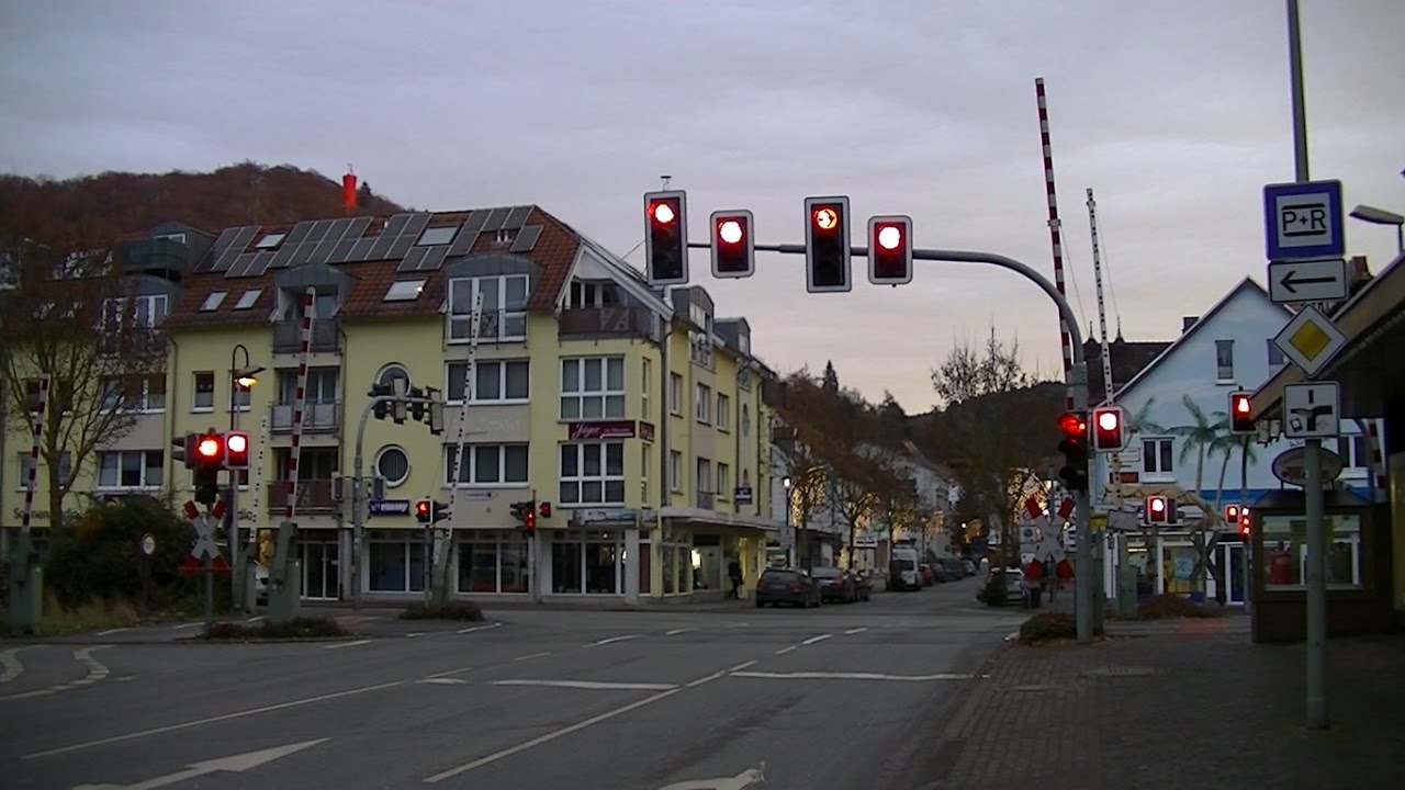 Spoorwegovergang Marsberg (D) // Railroad crossing // Bahnübergang