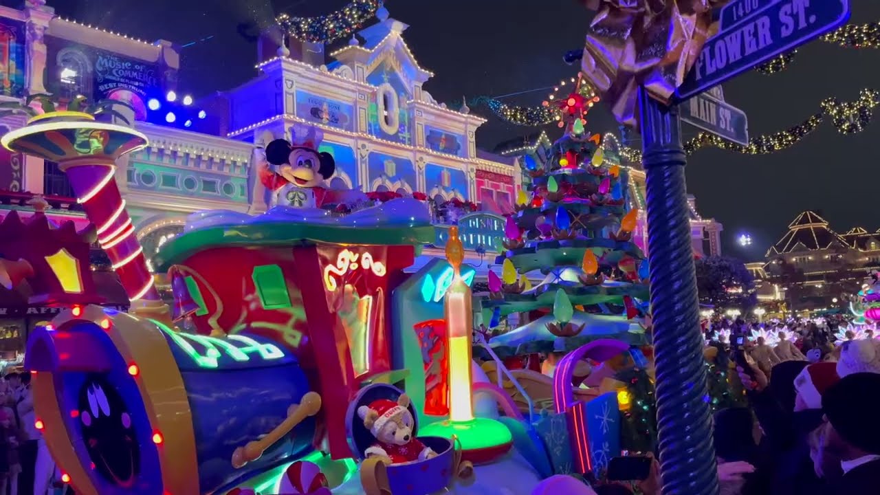 Mickey's Dazzling Christmas Parade [4K] Disneyland Paris 2025