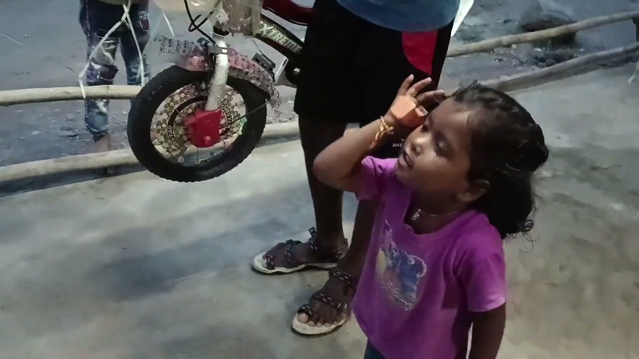 cycle kosam gadava paduthunna akshara