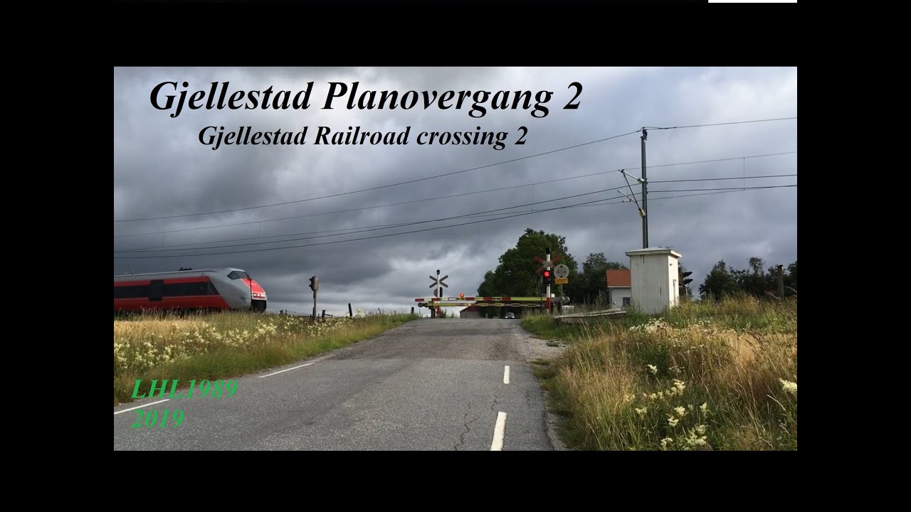 Gjellestad Planovergang 2 / Gjellestad Railroad Crossing 2